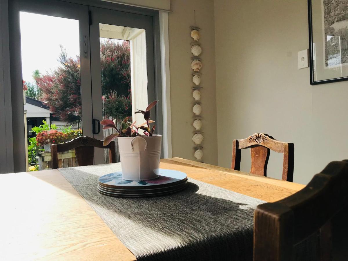 Serendipity Wharf Cottage Tairua Esterno foto